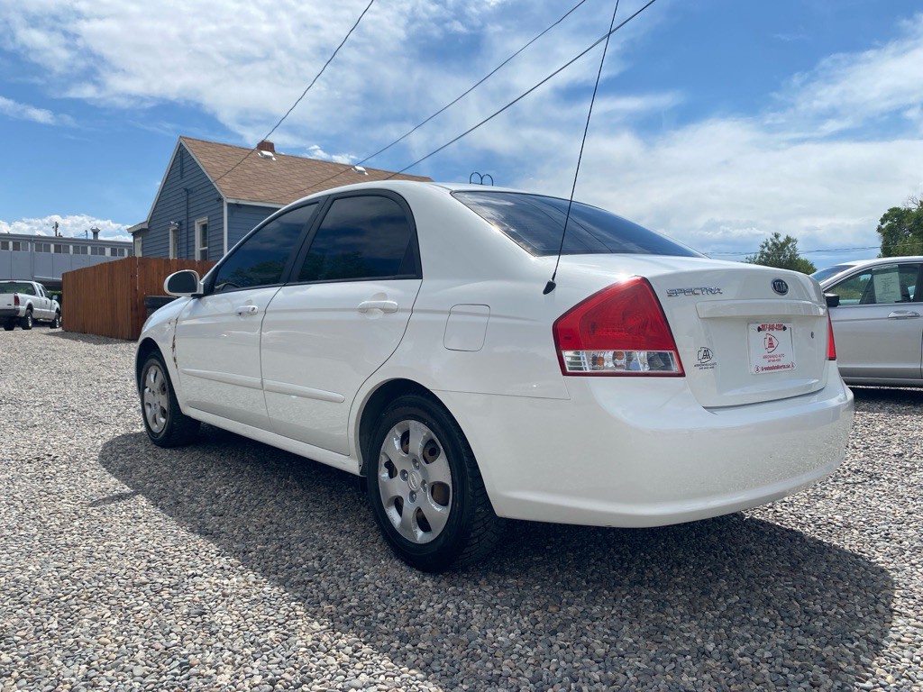 2009 Kia Spectra Image 7