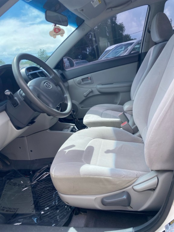 2009 Kia Spectra Image 10