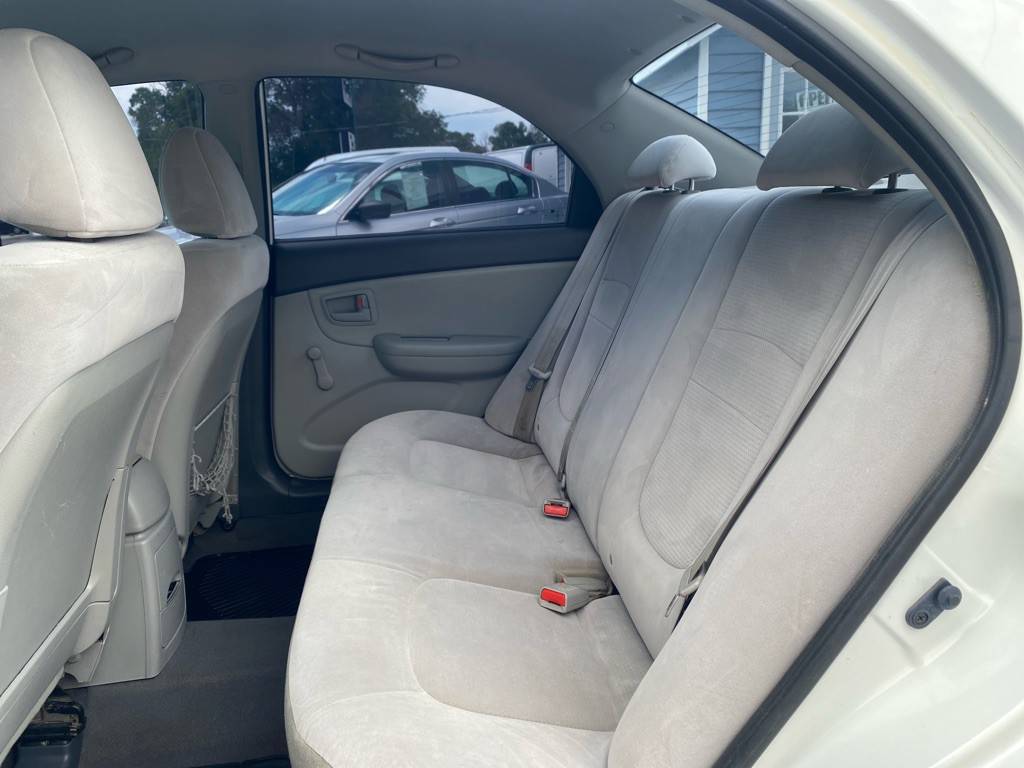 2009 Kia Spectra Image 12