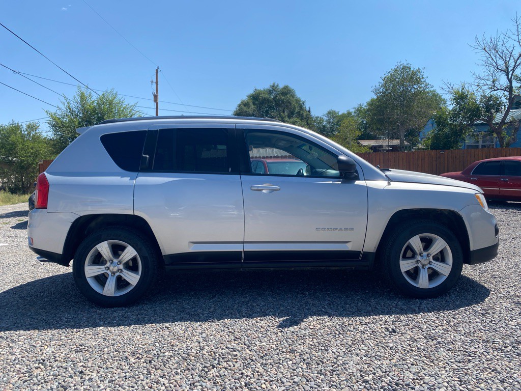 2011 Jeep Compass Image 4