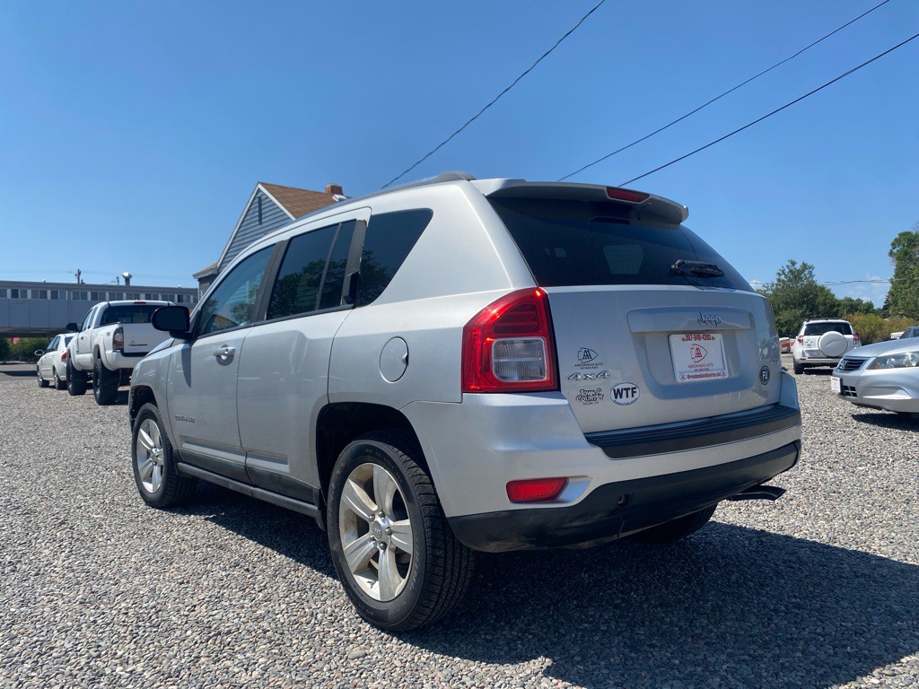 2011 Jeep Compass Image 7
