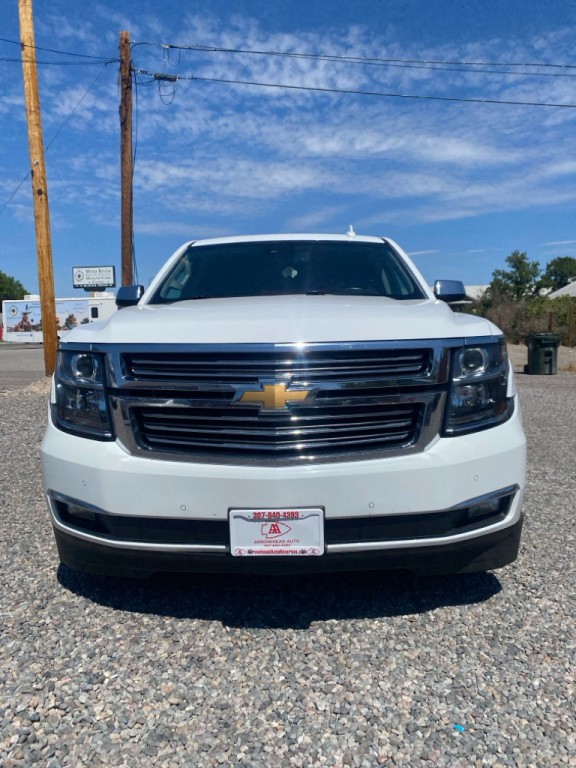 2017 Chevrolet Suburban Image 2