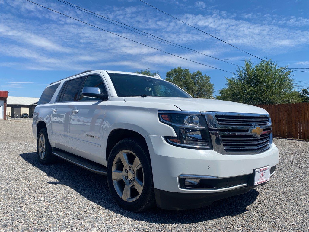 2017 Chevrolet Suburban Image 3