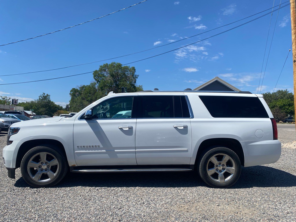 2017 Chevrolet Suburban Image 8