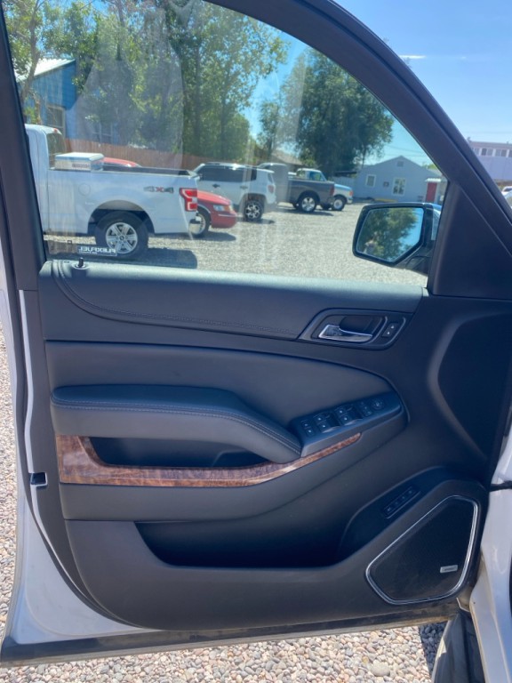2017 Chevrolet Suburban Image 11