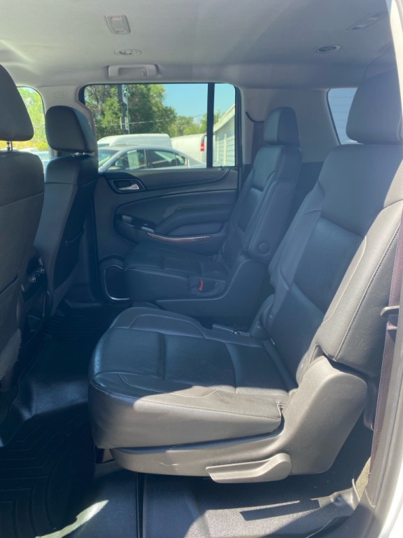 2017 Chevrolet Suburban Image 12