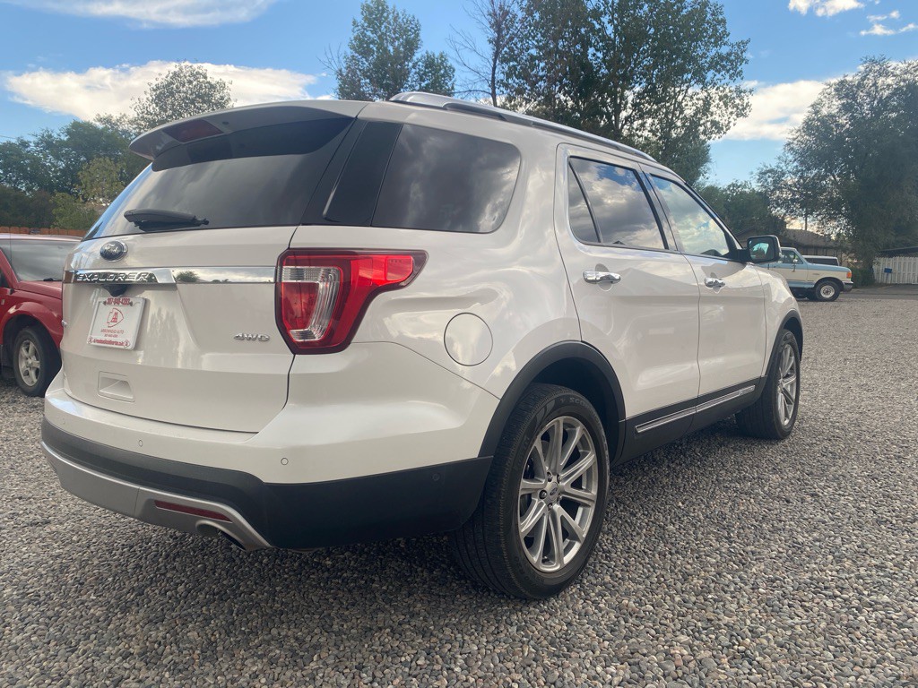 2017 Ford Explorer Image 5