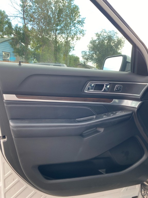 2017 Ford Explorer Image 11
