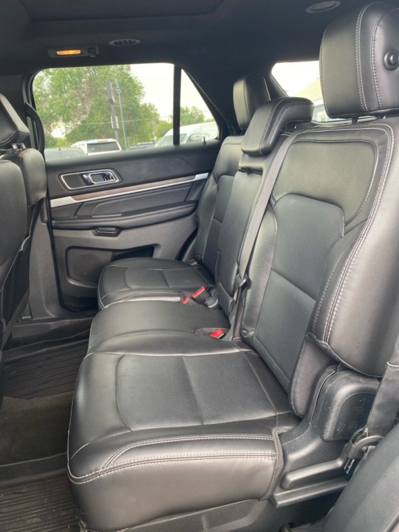2017 Ford Explorer Image 12