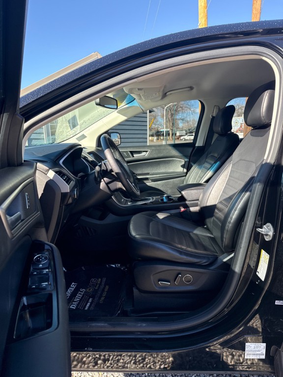 2016 Ford Edge Image 9