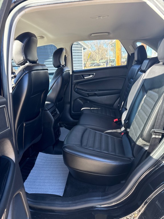 2016 Ford Edge Image 10