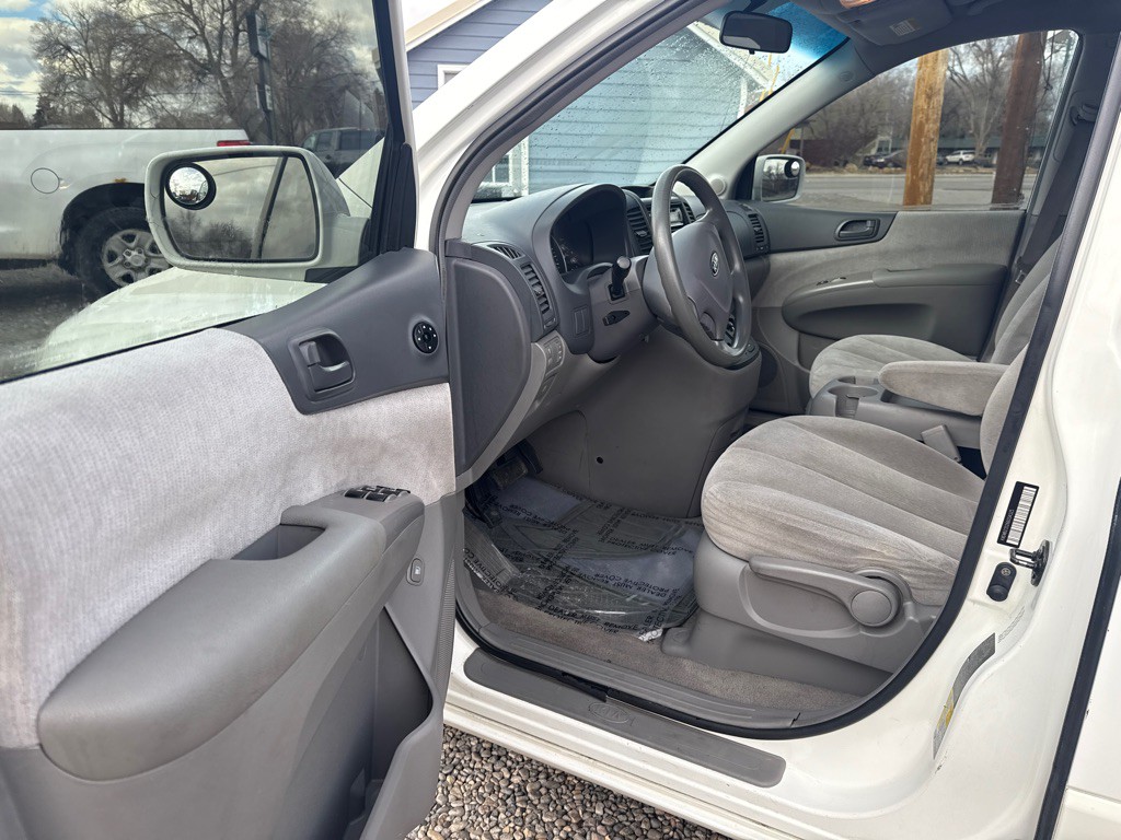2006 Kia Sedona Image 9