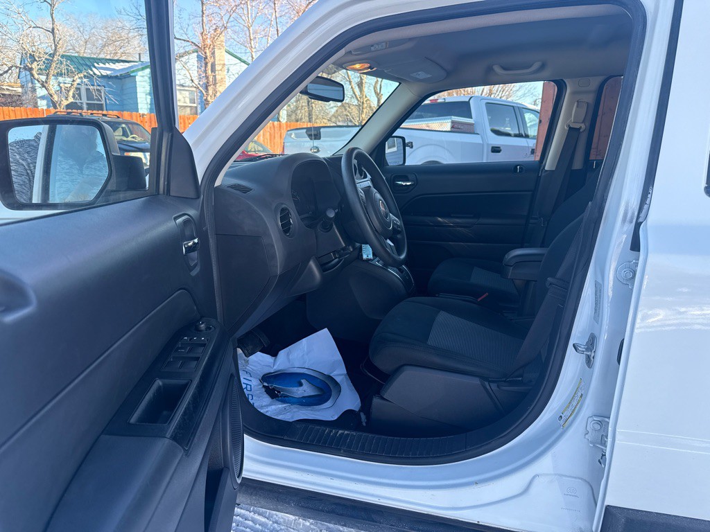 2016 Jeep Patriot Image 10