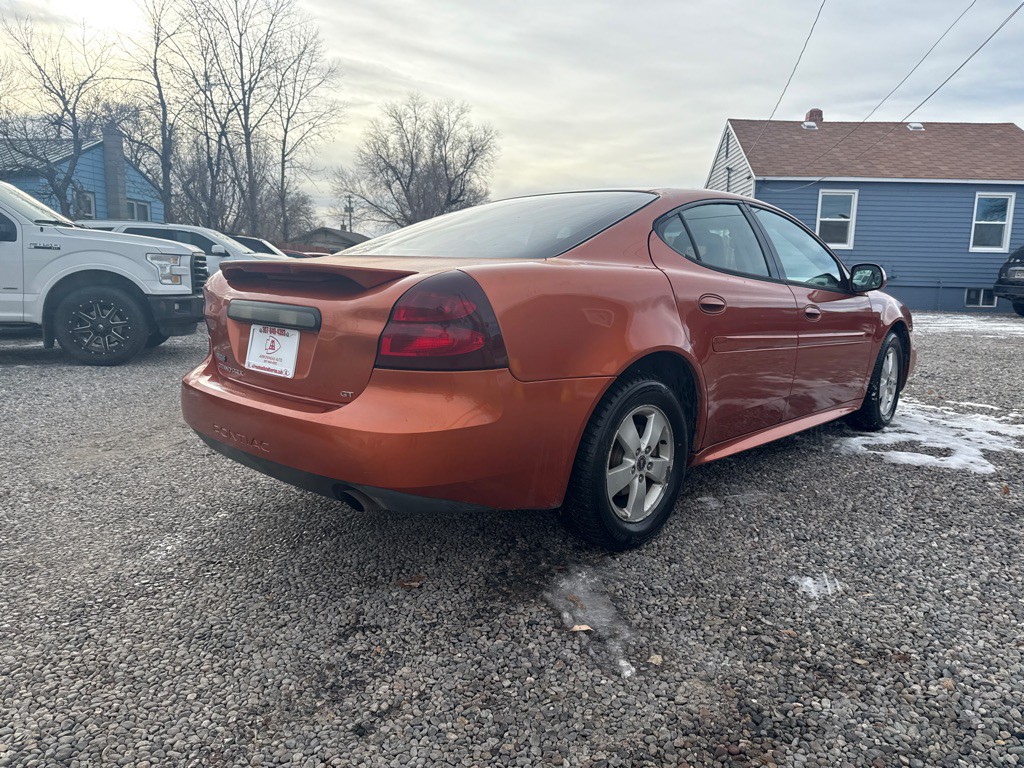2005 Pontiac Grand Prix Image 5