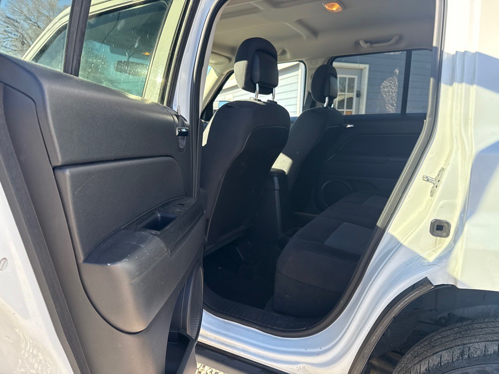 2016 Jeep Patriot Image 10