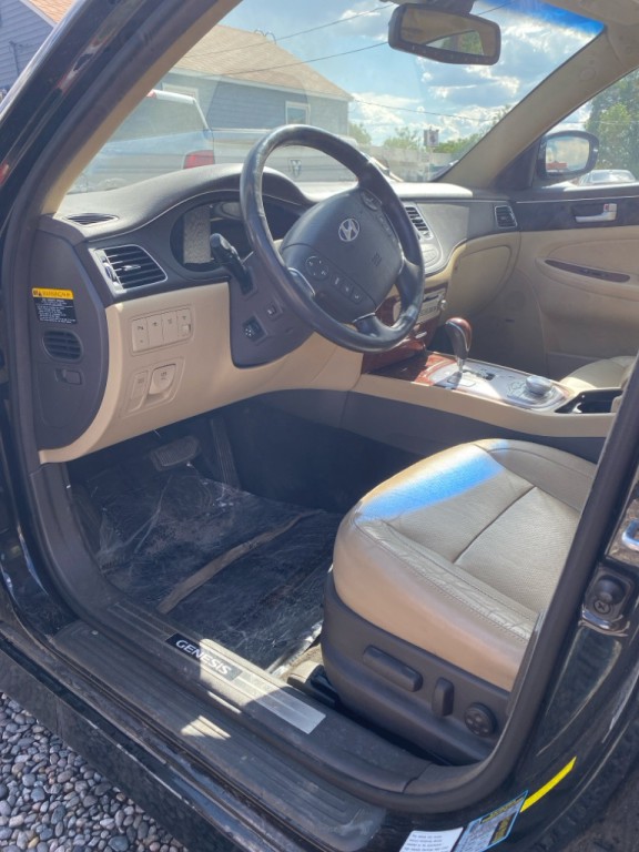 2014 Hyundai Genesis Image 10