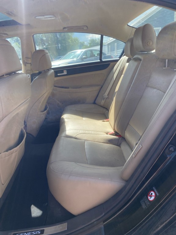 2014 Hyundai Genesis Image 12