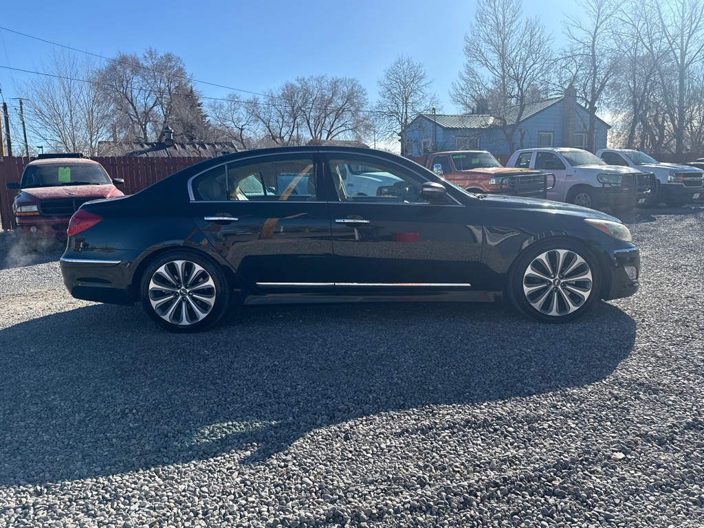 2014 Hyundai Genesis Image 16