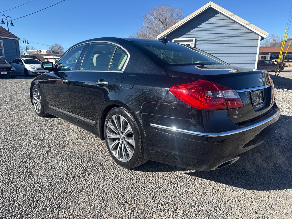 2014 Hyundai Genesis Image 17