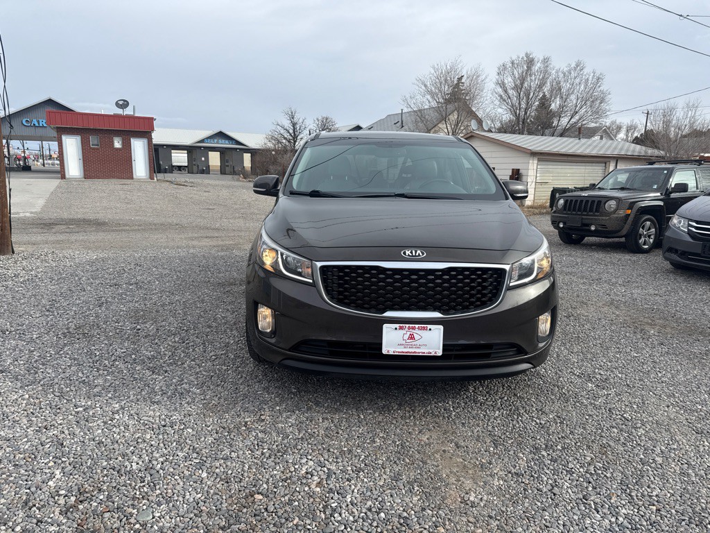 2015 Kia Sedona Image 2