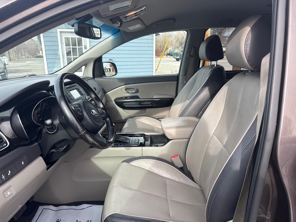 2015 Kia Sedona Image 10