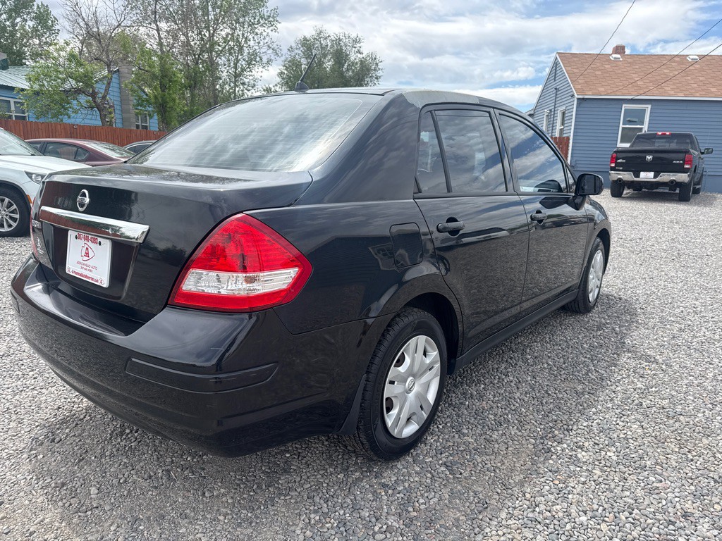 2010 Nissan Versa Image 5
