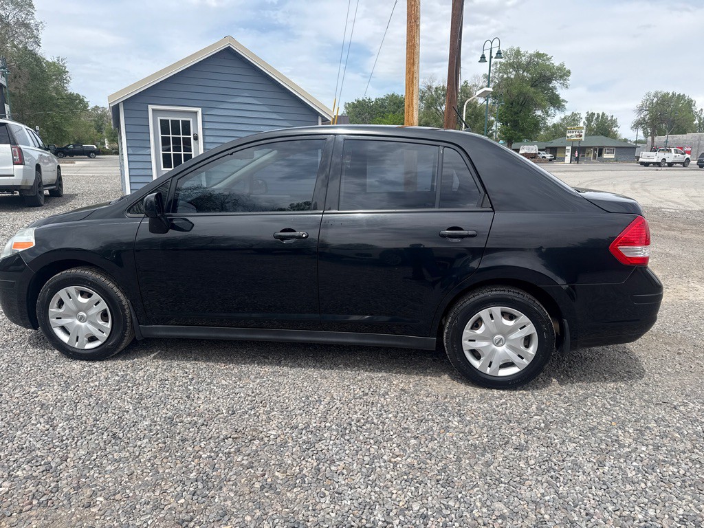 2010 Nissan Versa Image 8