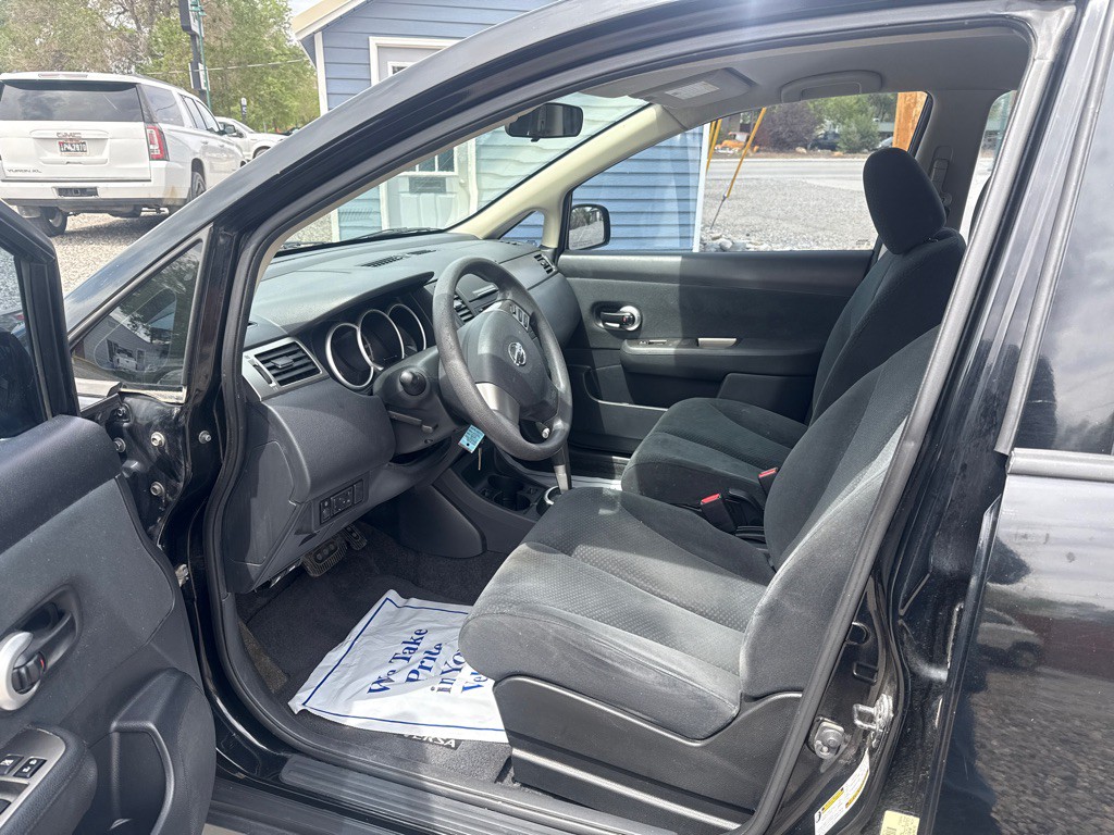 2010 Nissan Versa Image 9