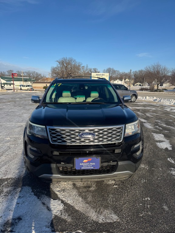 2017 Ford Explorer Image 2