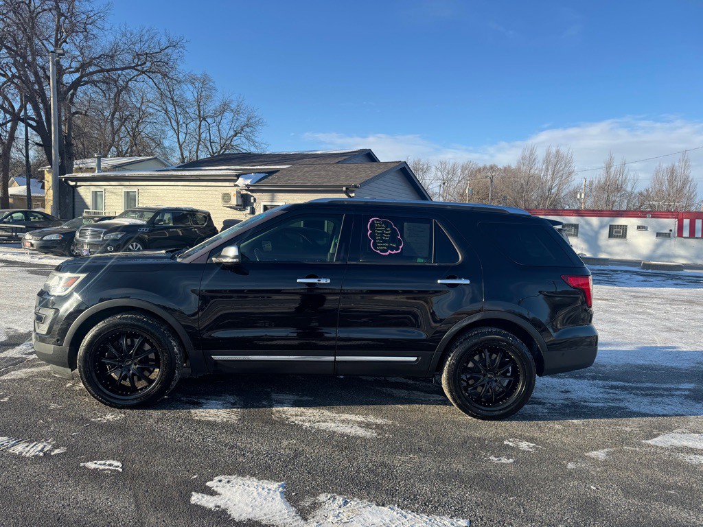 2017 Ford Explorer Image 4