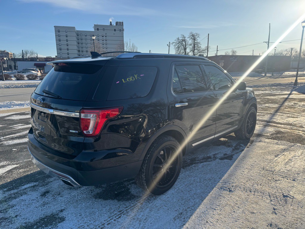 2017 Ford Explorer Image 6