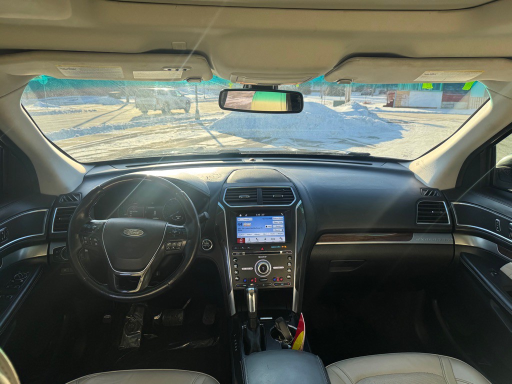 2017 Ford Explorer Image 8