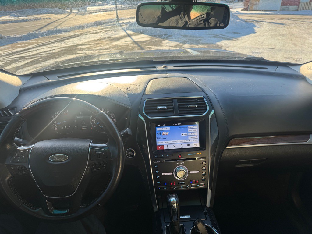 2017 Ford Explorer Image 9