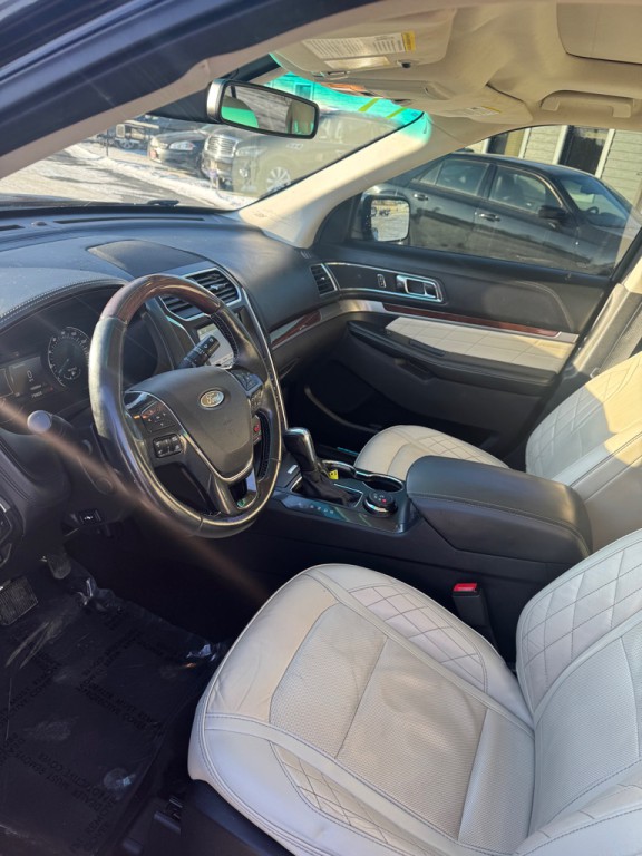 2017 Ford Explorer Image 10