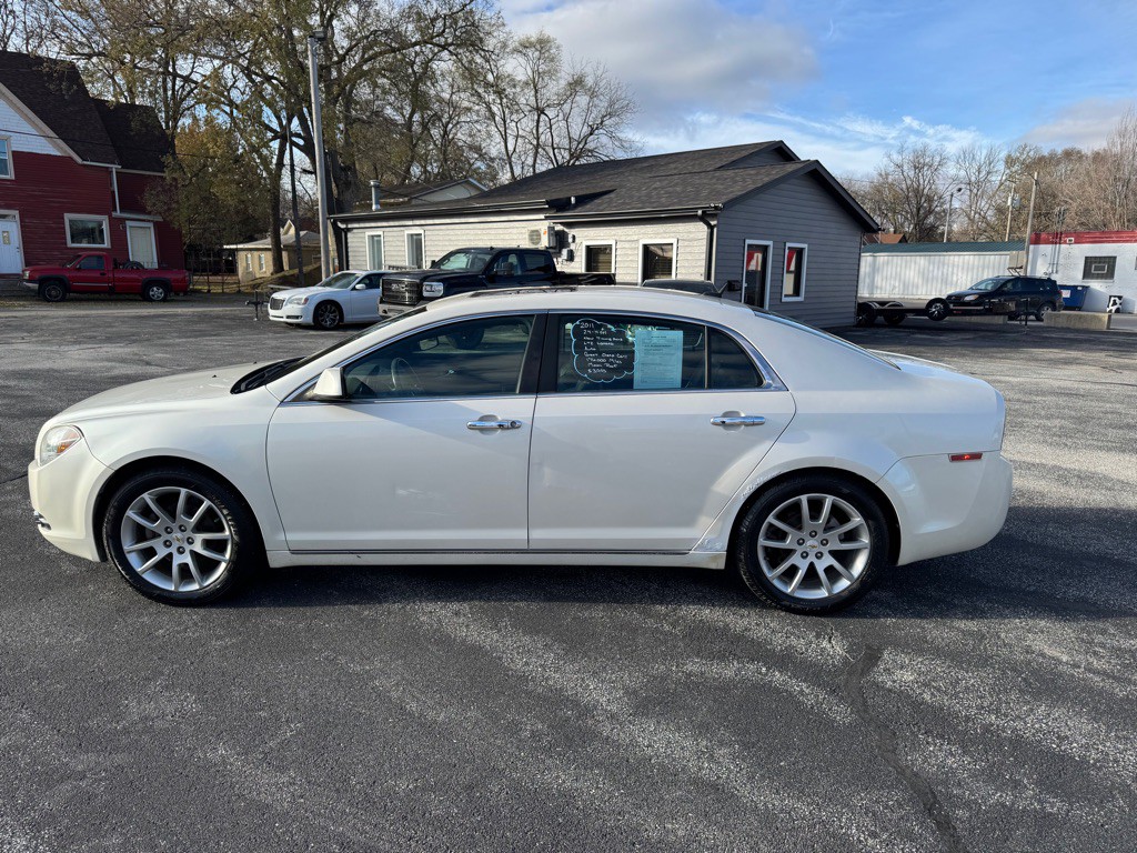2011 Chevrolet Malibu Image 4