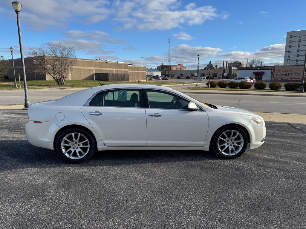 2011 Chevrolet Malibu Image 5
