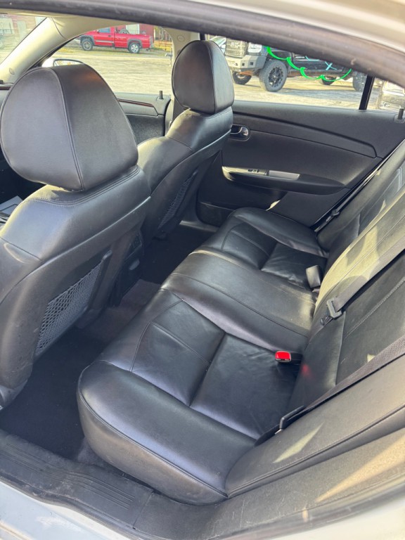 2011 Chevrolet Malibu Image 11