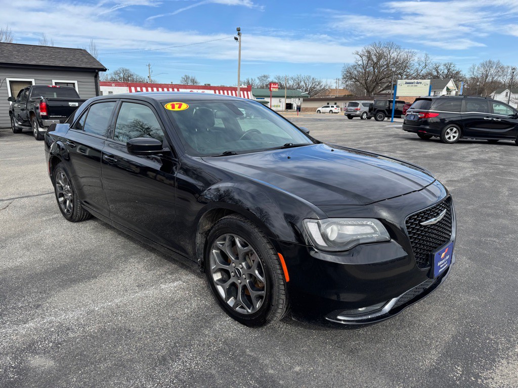 2017 Chrysler 300 Image 1