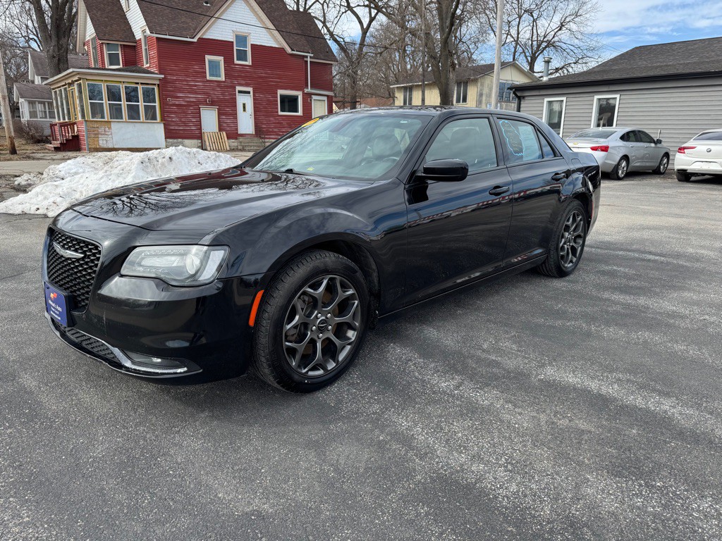2017 Chrysler 300 Image 3