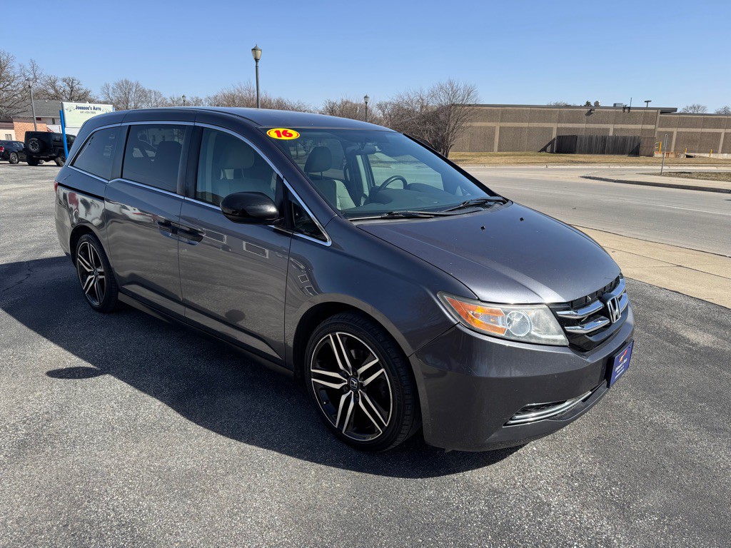 2016 Honda Odyssey Image 1