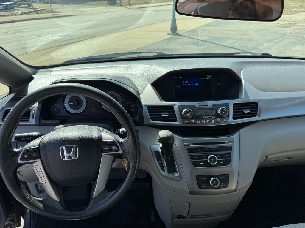 2016 Honda Odyssey Image 9