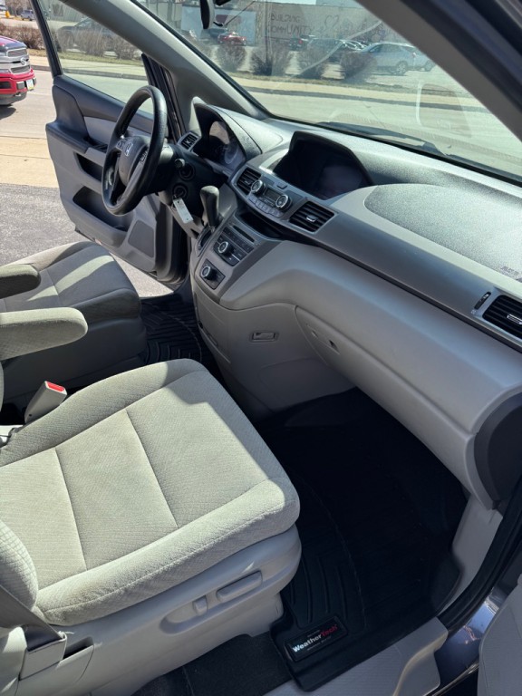 2016 Honda Odyssey Image 10