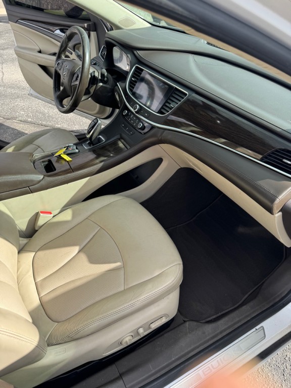 2017 Buick Lacrosse Image 10