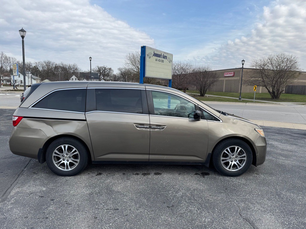 2012 Honda Odyssey Image 4