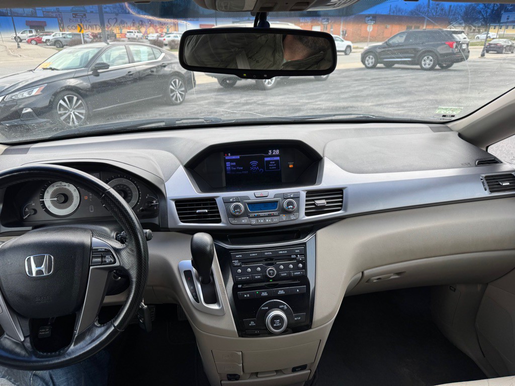 2012 Honda Odyssey Image 12