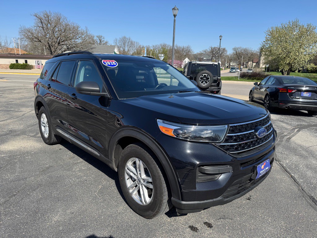 2020 Ford Explorer Image 2