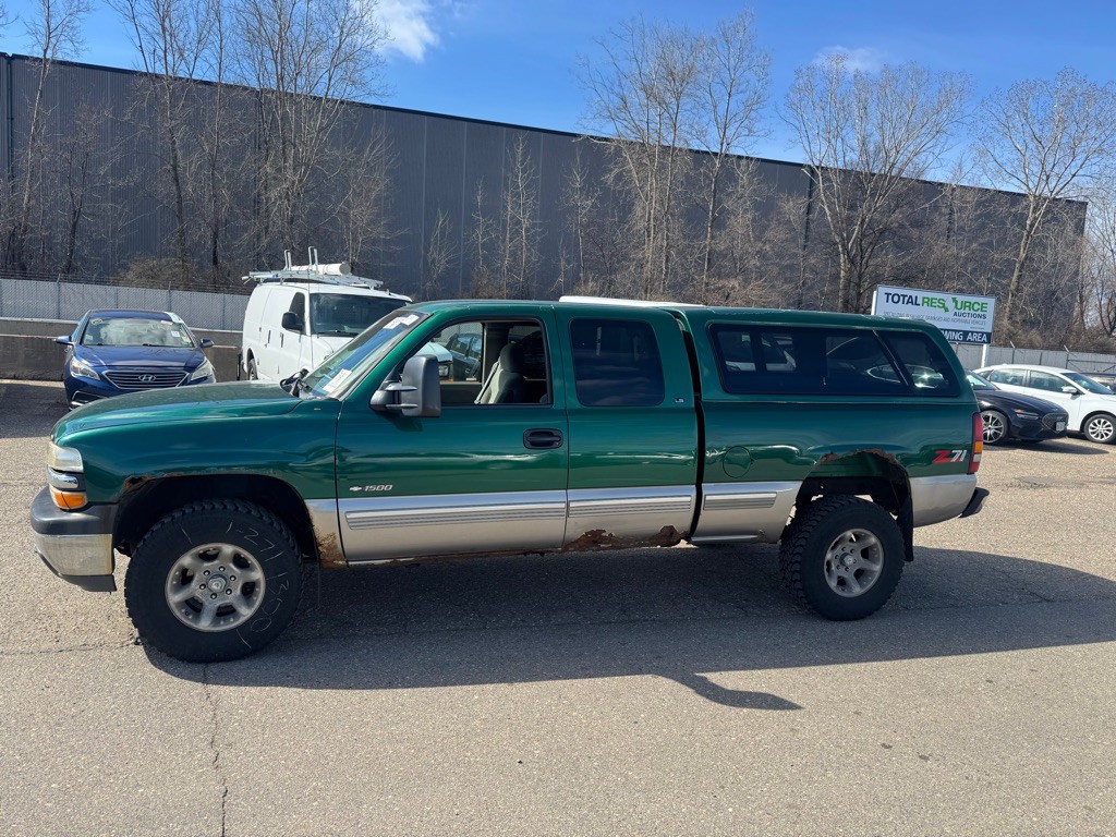 1999 Chevrolet Silverado 1500 Image 2
