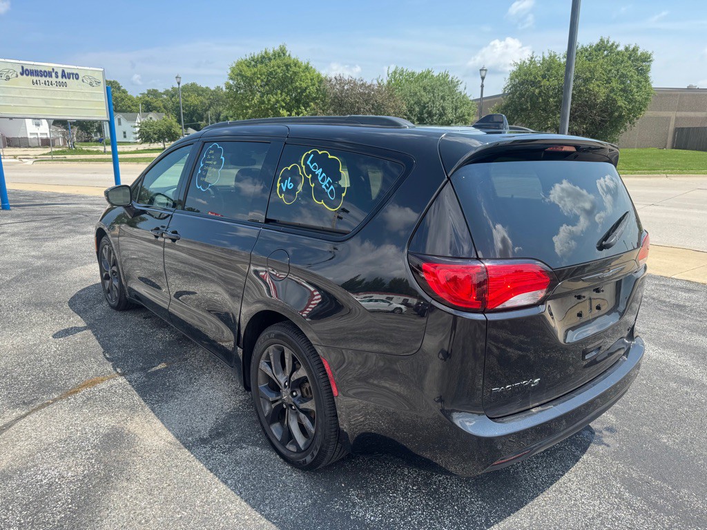 2019 Chrysler Pacifica Image 6
