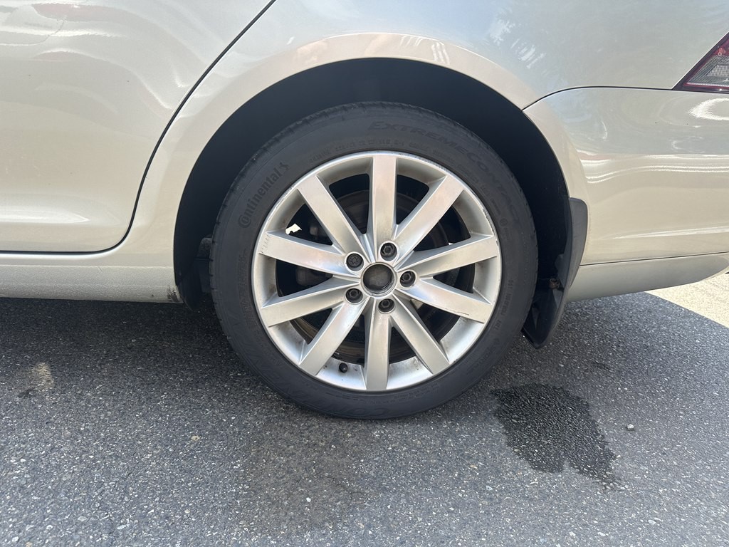 2012 Volkswagen Jetta Image 60