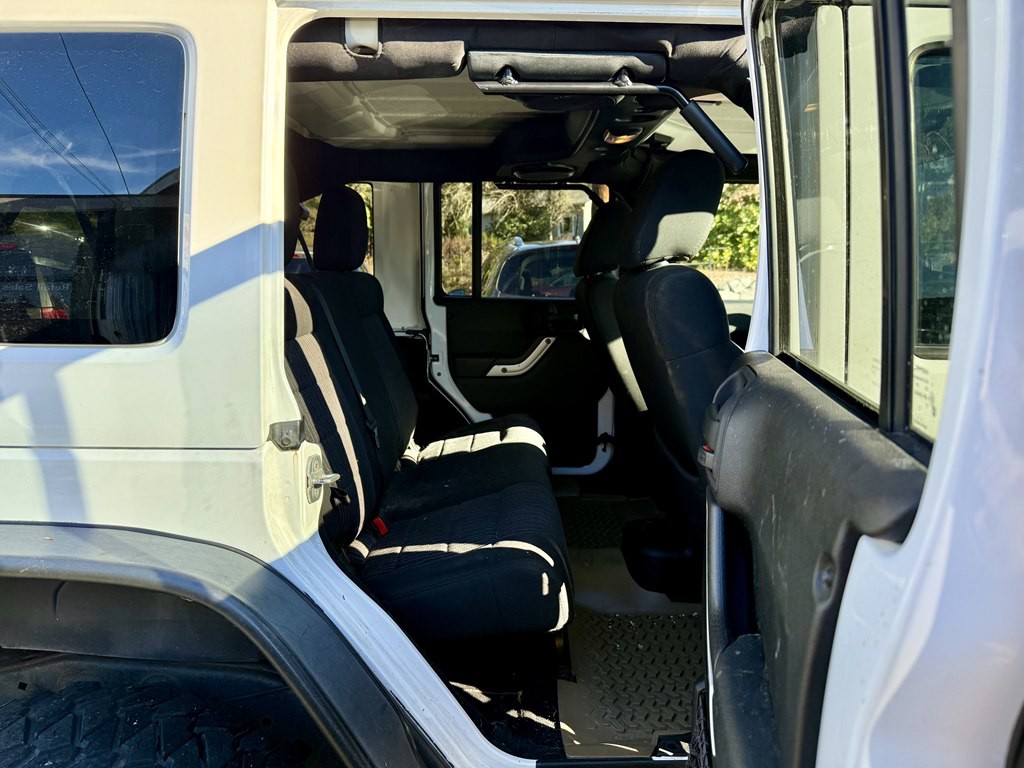 2012 Jeep Wrangler Unlimited Image 14